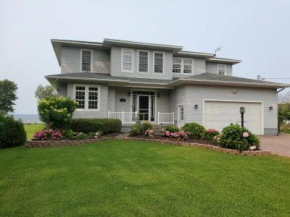 Waterfront Oneida Lake Lux House!